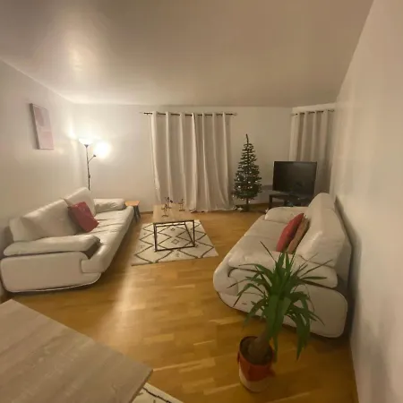 Private Room 10 Min From Paris Frühstückspension *