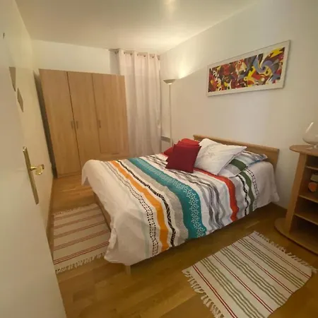 Private Room 10 Min From Paris Frühstückspension